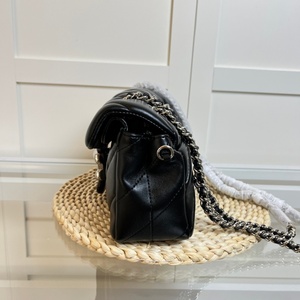 Bestseller <span class=keywords><strong>Borsa</strong></span> a Tracolla Trapuntata Tabbys 26, Marca Famosa di Alta Qualità, <span class=keywords><strong>Borsa</strong></span> a Catena da Donna Firmata - Product Image 4