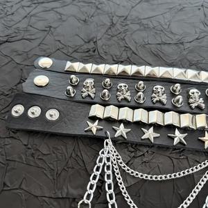 Sıcak Fırsat Moda Unisex Punk Çivili Deri Bileklik Yıldızlı ve Zincirli Gotik Rock Ayarlanabilir Sivri Uçlu Bileklikler - Product Image 5