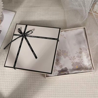Boîte cadeau personnalisée de luxe 2026 avec ruban, emballage rigide en papier pour cadeaux et vente au détail