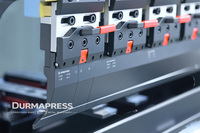 Prensa Plegadora de Alta Velocidad 135T2500 DA69S con Programación 3D Offline y Sensor de Ángulo para la Formación de Paneles Arquitectónicos de Aluminio