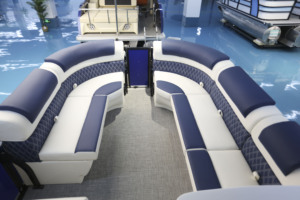 <span class=keywords><strong>Bateau</strong></span> ponton Kinocean 25 pieds 2026 entièrement assemblé avec sièges de luxe, kits de meubles artificiels et espace de rangement à vendre - Product Image 3