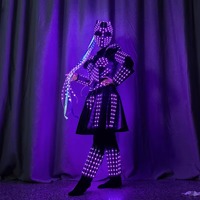 Costume de robot LED pour fille avec armure lumineuse rechargeable, costumes en tissu coloré et casque pour femmes pour les fêtes de cosplay des filles