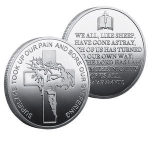 Koin Peringatan Tema Iman dari Paduan Seng Berlapis Dua Warna dengan Pola Salib Ayat Isaiah 53:6 Dia Mengambil Kesakitan Kita - Product Image 4