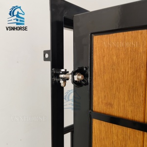 Fenêtre de grange à chevaux de haute qualité avec grilles en V pour bâtiments agricoles plus sûrs Écurie équestre moderne - Product Image 5