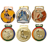 Trophées élégants personnalisés Médailles Plaques Or Argent Bronze Métal Couronnes Tasses en alliage de Zinc pour les événements de concours de beauté