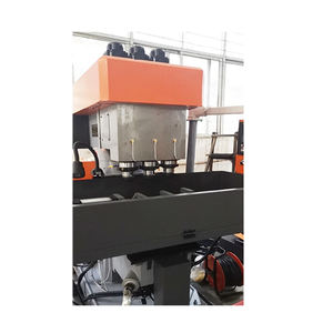 Vertikale <span class=keywords><strong>CNC</strong></span>-Bearbeitungs maschine Drei-Spindel-Maschine - Product Image 5