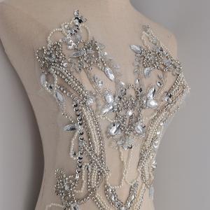 Tissu de dentelle de mariage 2023 <span class=keywords><strong>en</strong></span> <span class=keywords><strong>tulle</strong></span> entièrement orné de perles et d'appliques brillantes pour robe de soirée - Product Image 1