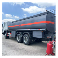 Camión Cisterna de Combustible Sinotruk HOWO 8x4 de Segunda Mano con Tanque Reacondicionado