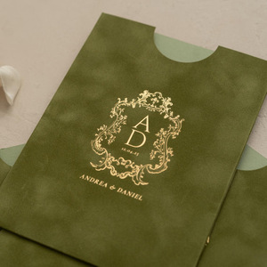 Sobre de terciopelo de lujo con monograma personalizado en lámina dorada, funda para tarjetas de invitación de boda, varios colores para bodas - Product Image 5
