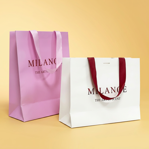 Sacs en papier couché faits main imprimés sur mesure pour vêtements, avec poignée en ruban de qualité supérieure, matériaux recyclés écologiques de luxe pour boutiques - Product Image 1