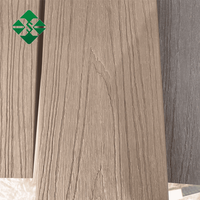 Planche de terrasse en composite bois-plastique moderne, imperméable, résistante à la décoloration, grain de bois lisse, revêtement de sol extérieur pour jardin