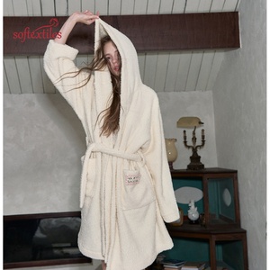 Peignoir long à manches longues pour femme, en tissu éponge doux, très vendu, avec capuche, luxueux, respirant, en polaire corail, robe de <span class=keywords><strong>nuit</strong></span> pour femme. - Product Image 3