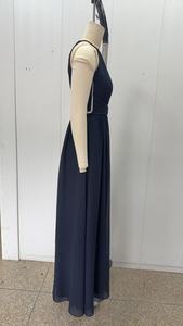 <span class=keywords><strong>Abito</strong></span> da sera in chiffon a trapezio lungo fino al pavimento <span class=keywords><strong>con</strong></span> scollo a V profondo e <span class=keywords><strong>schiena</strong></span> <span class=keywords><strong>incrociata</strong></span> - Product Image 4