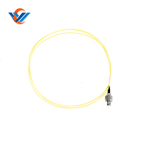 Pigtail de fibre optique monomode simple FC UPC personnalisé de 0,9 mm (câble de fibre optique) avec gaine LSZH/PVC, disponible en 1 m
