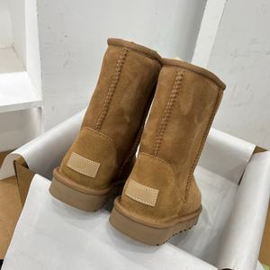 Botas de Nieve de Lujo Uggs para Otoño, Transpirables, Térmicas, Unisex, Casuales, de Tobillo, de Tubo Largo, para Invierno, Cómodas, de Piel de Oveja Genuina - Product Image 4