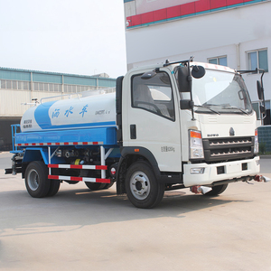 Autocisterna Acqua 12000 Litri 8000L Piccola Leggera SINOTRUK HOWO 4x2 6x4 Spruzzatore in Offerta Speciale - Product Image 1