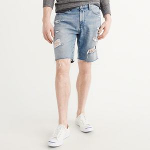 Nuevos Pantalones Cortos de Mezclilla Azul Claro con Rasgaduras para Hombre, Corte Holgado - Product Image 2