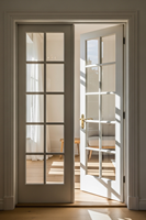 Porte intérieure française sur mesure, double battant, en bois et verre, fabriquée sur mesure pour maisons et villas de design
