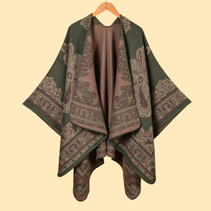 Écharpe <span class=keywords><strong>poncho</strong></span> réversible rayée coupe-vent à séchage rapide de haute qualité pour <span class=keywords><strong>femme</strong></span>, idéale pour les voyages d'hiver - Product Image 3