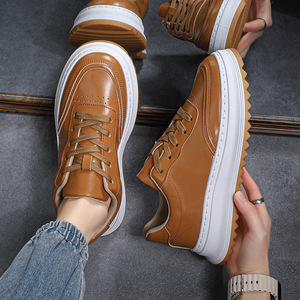 Zapatos de skate para hombre, zapatillas blancas a la moda, zapatos deportivos casuales con cordones, versión coreana, zapatillas para correr transpirables y modernas - Product Image 3