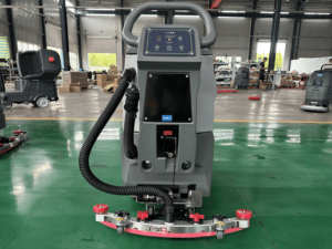 آلة غسيل الأرضيات اليدوية المعتمدة من CE، مناسبة لآلات غسيل الأرضيات التي تعمل ببطارية 24 فولت في الفنادق - Product Image 3