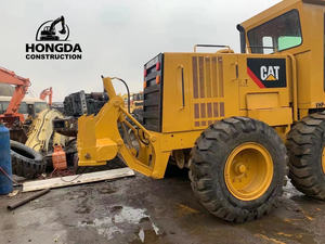 Niveladoras usadas de estado superior CAT 140H Producción japonesa Motoniveladoras usadas Cat 140H Maquinaria pesada Fabricada en Japón - Product Image 3