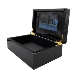Display per Brochure Video regalo di lusso scatola Lcd digitale in legno da 7 pollici Piano scatola Video rosa nera