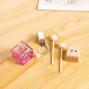 Bouteilles de parfum de voiture en verre coloré de luxe, bouchon à couronne, diffuseur à roseaux, styles variés, vente directe d'usine, prix de gros, vides - Product Image 3