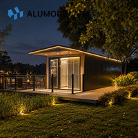 Maison préfabriquée moderne, villa modulaire de luxe avec grandes fenêtres en verre, villa préfabriquée pour station balnéaire