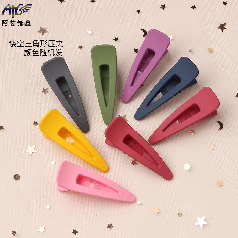 Couleur aléatoire Clip de triangle creux