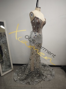 Abito <span class=keywords><strong>da</strong></span> sera formale su misura Ocstrade di alta qualità, in paillettes argentate a specchio, in rete trasparente, modello a sirena, senza spalline, scollo a V profondo, con strascico lungo - Product Image 5