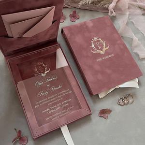 Carte d'invitation de mariage en velours rose personnalisée en gros, boîte cadeau de luxe avec estampage doré, style européen, occasions de mariage et fête des mères - Product Image 3