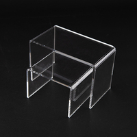 Présentoir de vitrine moderne écologique en acrylique transparent de haute qualité personnalisé rehausseur de chaussures bord doré pour commerce de détail assemblage facile pour