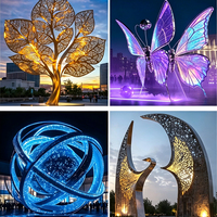 Fabricant sur mesure de grandes sculptures en acier inoxydable, anneau de lune en métal pour aménagement paysager, paysage aquatique