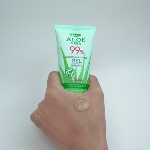 AIOOCE <span class=keywords><strong>Gel</strong></span> <span class=keywords><strong>nettoyant</strong></span> hydratant pour le visage à l'<span class=keywords><strong>aloe</strong></span> <span class=keywords><strong>vera</strong></span> 99% à base de plantes, apaisant, translucide, peau douce - Product Image 4