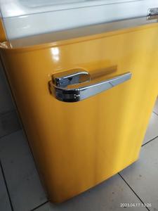 D118L refrigerador Retro Estilo tradicional com alça Mini bar geladeira que pode refrigerar e congelar geladeira - Product Image 2