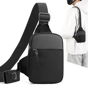 2024 नए पुरुषों का सिंगल शोल्डर क्रॉसबॉडी बैग वाटरप्रूफ नायलॉन मिनी स्क्वायर चेस्ट बैग स्पोर्ट्स मोबाइल फोन बैग के बाहर