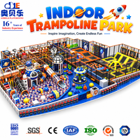 Aire de jeux intérieure pour enfants sur le thème de l'aventure, équipement souple commercial, jeux de rôle, piscines à balles, toboggans