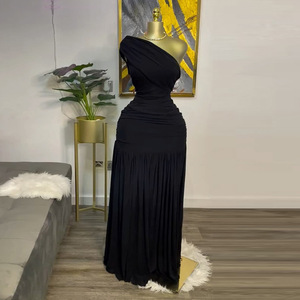 Meilleures ventes : Vêtements féminins européens et américains – Nouvelle collection automne 2025 – Robe fourreau <span class=keywords><strong>amincissante</strong></span> à col épaule, taille haute, style doux et frais - Product Image 3