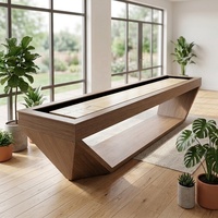 Table de jeu de shuffleboard sur mesure en bois massif de 9 pieds sur 12 pieds avec pieds en bois massif OEM pour salle de jeux et bar