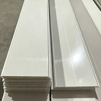 Panneau de plafond en PVC, design moderne, surface stratifiée brillante, imperméable, ignifuge, résistant à l'humidité, grille de plafond pour appartement et maison