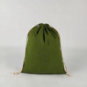 Logo stampato personalizzato borsa con coulisse in tela di cotone verde <span class=keywords><strong>Tic</strong></span> Tok vendita calda borse con coulisse borsa regalo con coulisse per la conservazione dei gioielli - Product Image 2