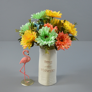 Bouquet di crisantemo africano artificiale con 7 teste finti fiori di margherita africani Gerbera di seta per la decorazione di nozze - Product Image 3