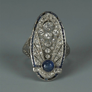 Anello Vintage Hollow Palace da donna con accenti in pietra blu reale, elegante gioiello da dito alla moda - Product Image 2