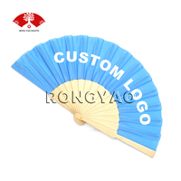 Vente en gros 23 cm Chine ventilateur de mariage décoration en bois ventilateur de main portable personnalisé pour cadeaux promo