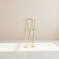 Support à fleurs en fer doré de luxe LEXI, de haute qualité, avec taille personnalisable et livraison rapide pour centres de table de mariage