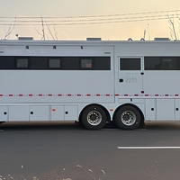 Camion utilitaire de transport mobile en aluminium avec benne de rangement et stabilisateurs, moteur diesel