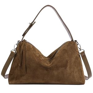 Sac bandoulière en daim pour femme, petite taille, fermeture éclair, doublure polyester, toutes saisons, léger, finition mate, double compartiment - Product Image 1