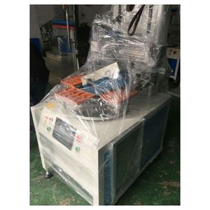 Machine d'impression de films pour sérigraphie à plat avec 4 stations et bras mécanique - Product Image 3