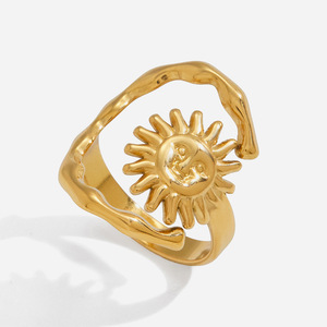 Anillo Abierto Sol y Luna, Acero Inoxidable con Oro de 18K, Forma Geométrica, Joyería Unisex para Regalo - Product Image 1